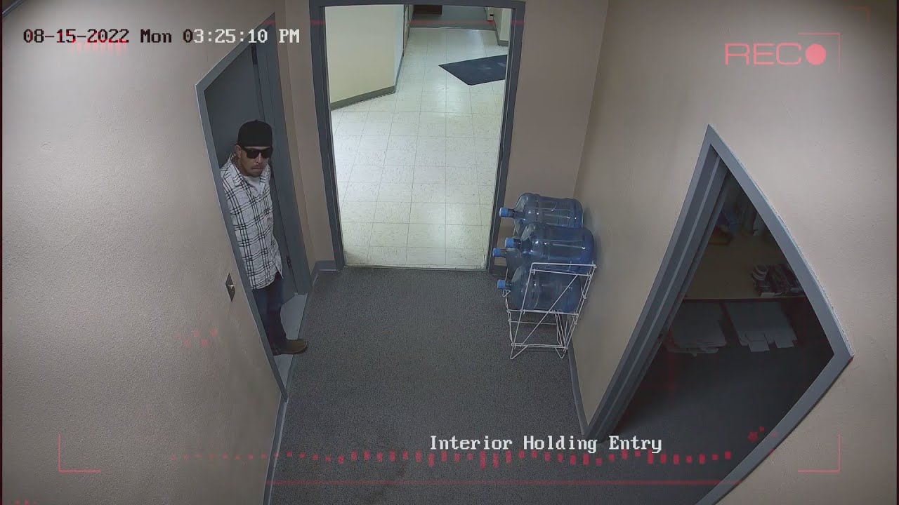 VIDEO: Man escapes police custody in handcuffs