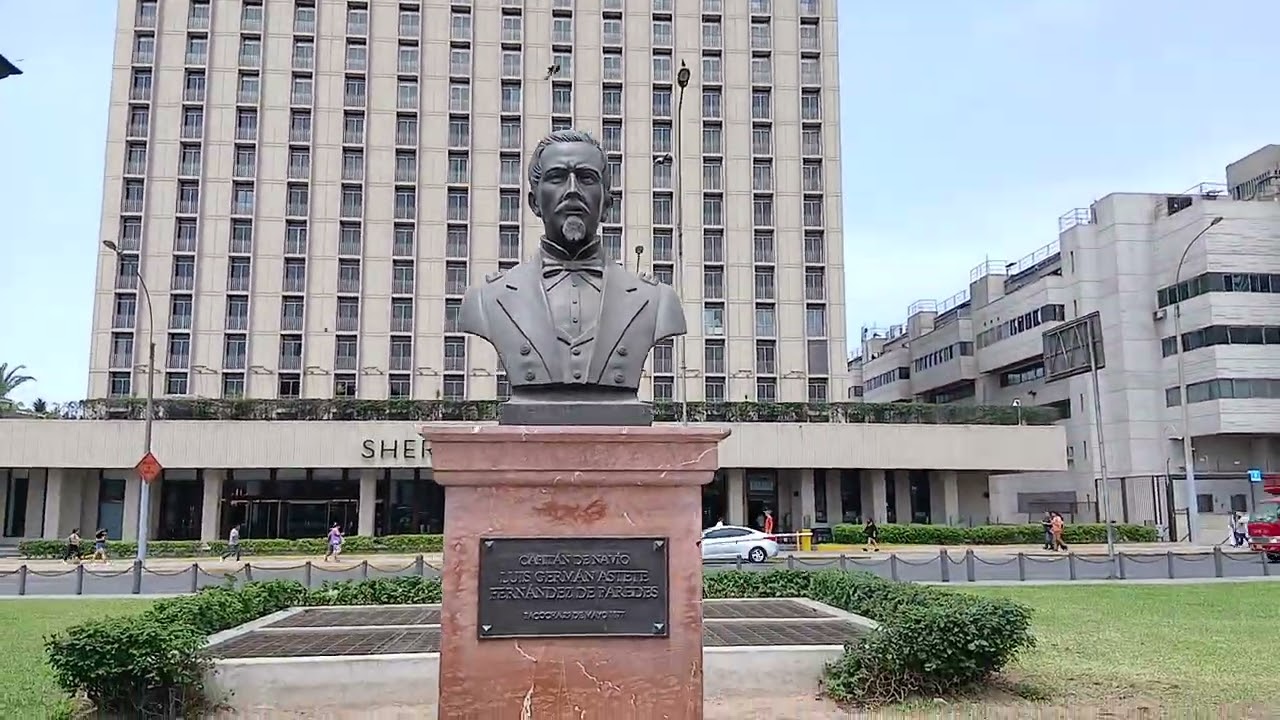 Nueva Cultura. Paseo de Los Heroes Navales Centro de Lima