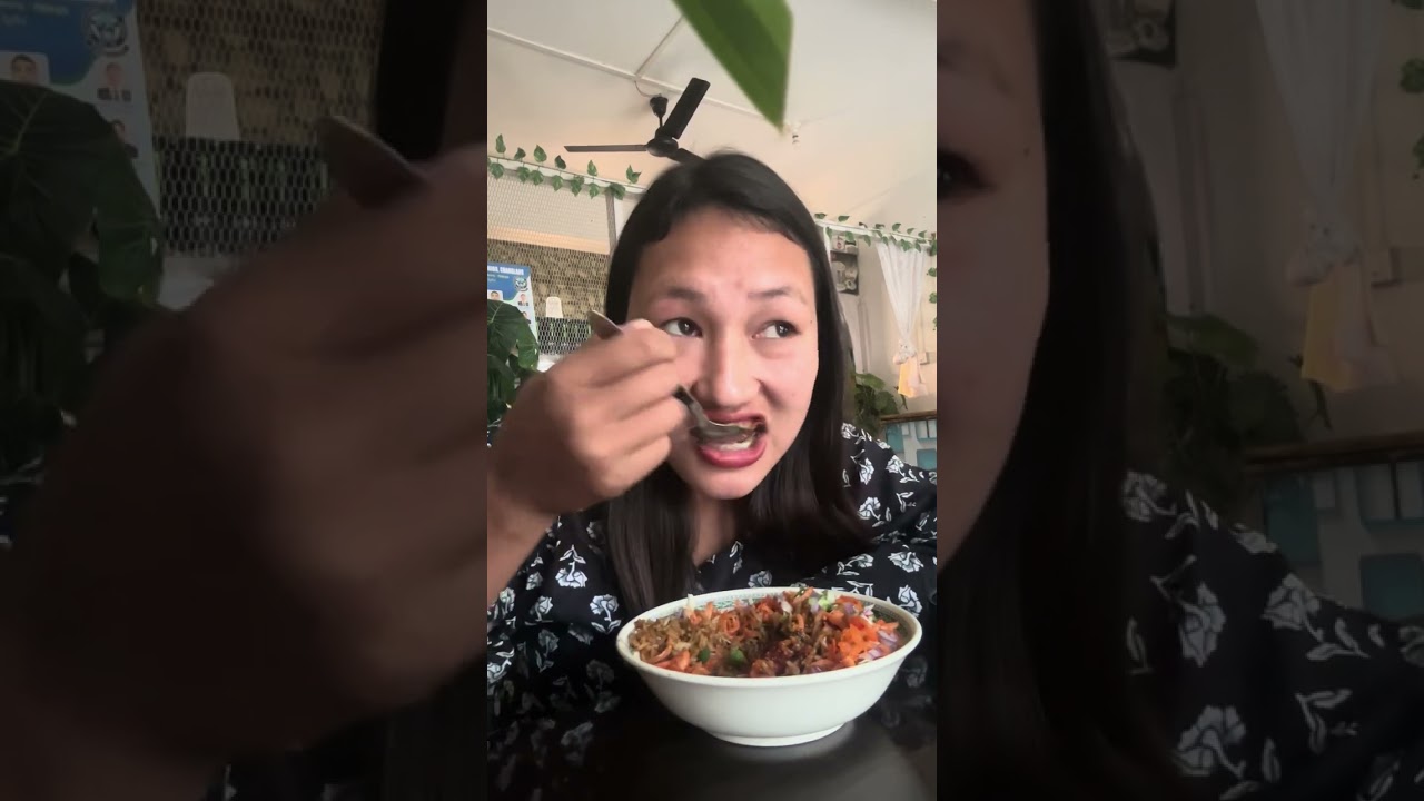 Fried rice eating, wow, very tasty 😋  #viralvideo #viralyoutubevideo #eatingfriedrice #treding ￼