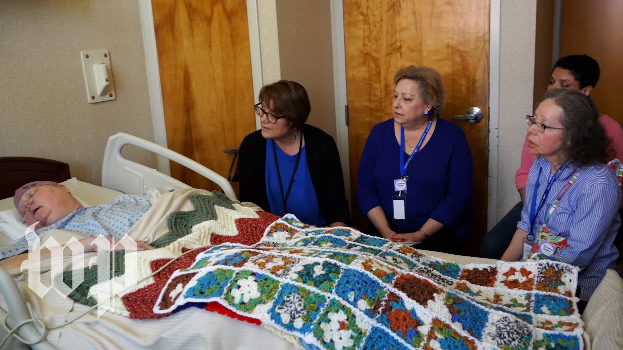 'Dying is a part of living': Threshold choir visits hospice patients