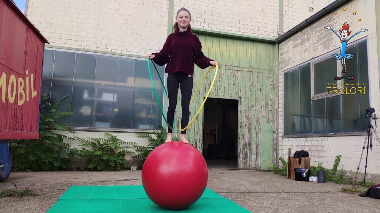 ZIRKUS - Kugellauf (Zirkus Trolori)