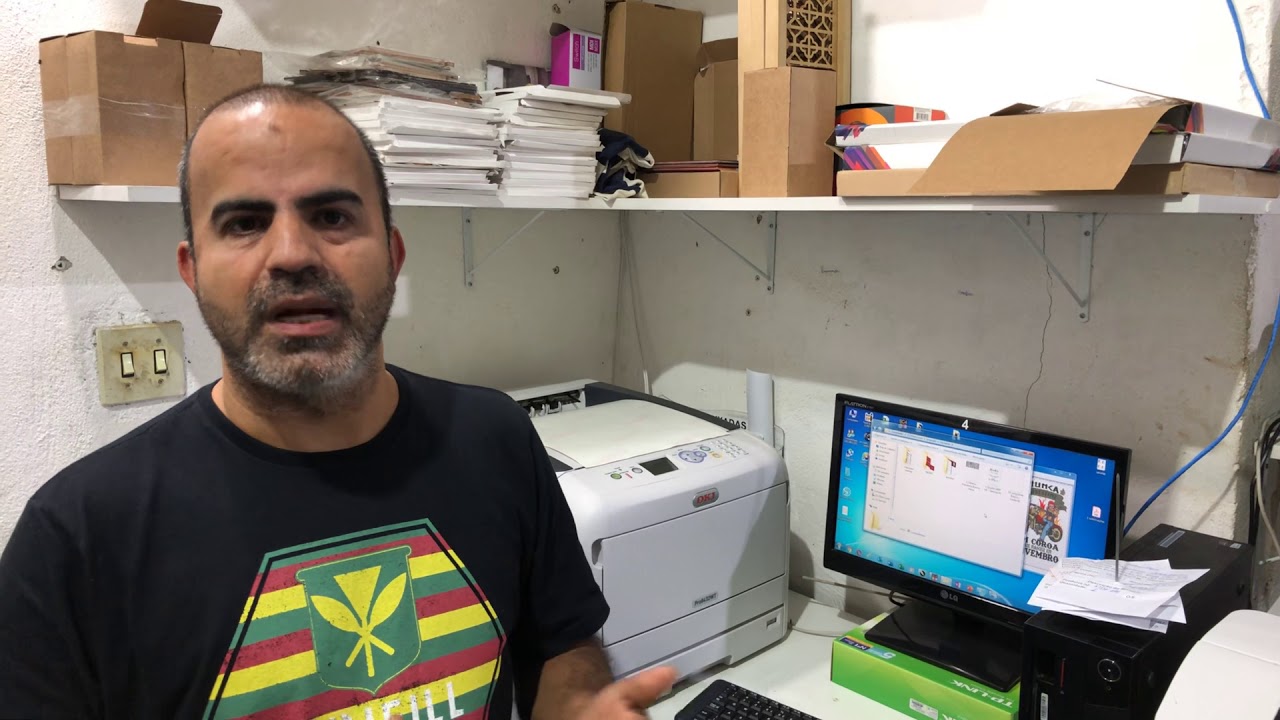 Oki toner branco fazendo camisa na cor preta