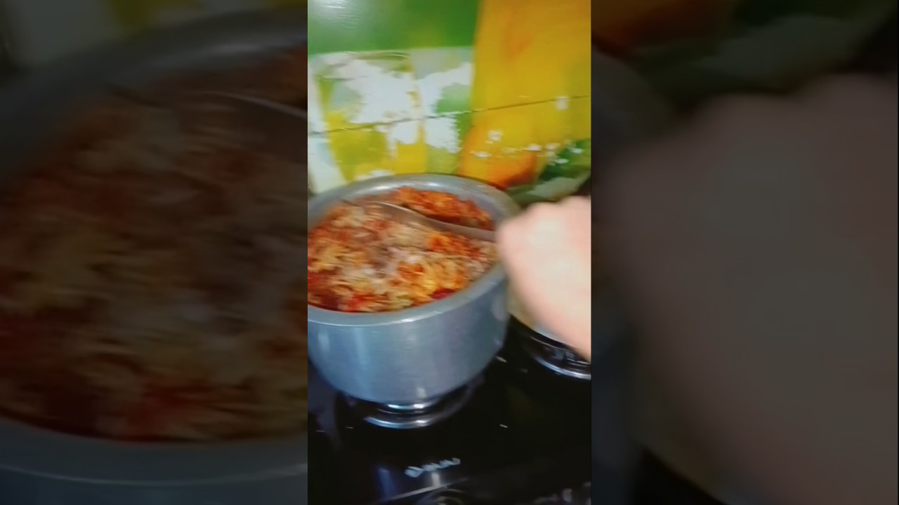 Mere ghar aane ki khushi me ammi ne banayi biryani 