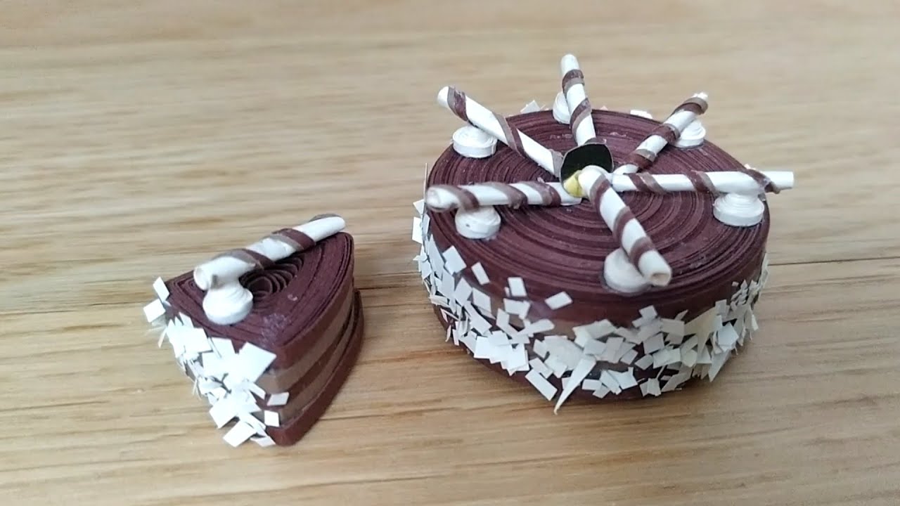 ¿Cómo hacer un pastel y una rebanada de Filigrana de papel? /Papier Schoggi-Rahmtorte/ Quilling Cake
