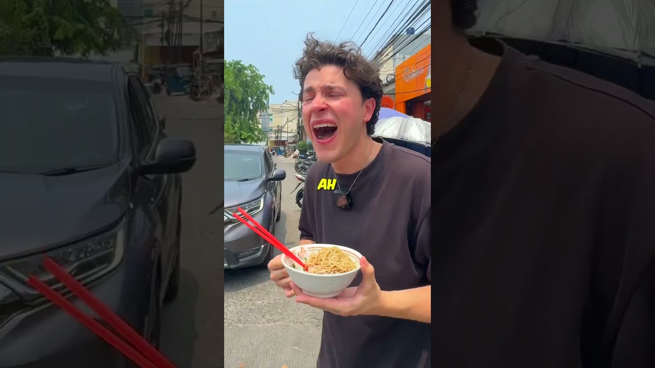 Trying BAKMI AYAM ALOK For The First Time! 🇮🇩 #indonesia
