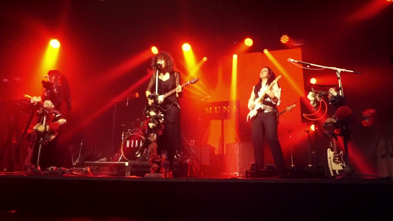 MUNA - Thriller (Live)