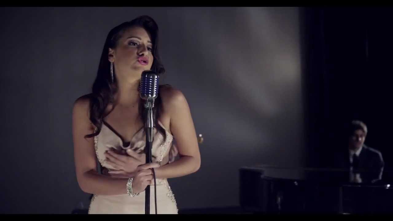 Davina Leone 