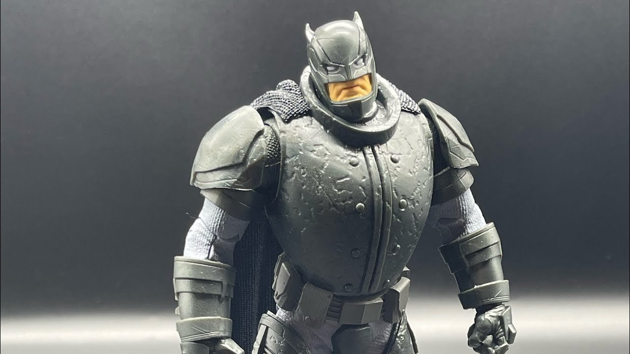DC MULTIVERSE THE BATMAN RETURNS ARMORED BATMAN ACTION FIGURE REVIEW
