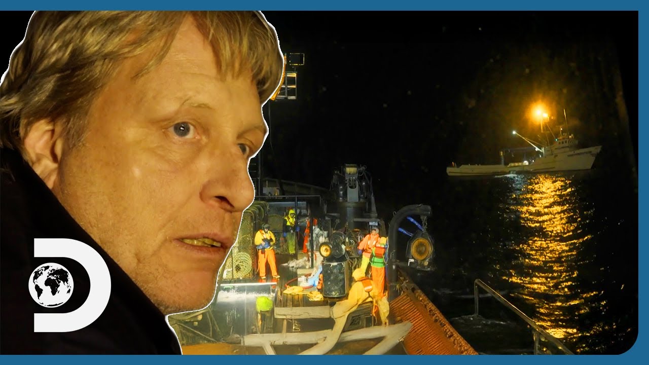 The Wizard Rescues The Northwestern After It Comes To A Sudden Halt! | Deadliest Catch