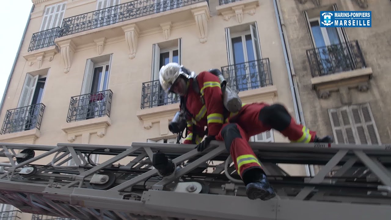 [ BMPM ACTU - Feu d'appartement - Rue Breteuil 🎥🔥 ]