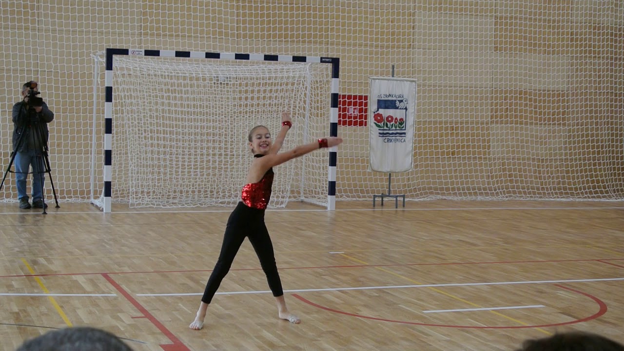Dance Queen KATIA MILIĆ, KLARA ŠIMIĆ I IRA ĐERIĆ HASANAC na otvorenju sportske dvorane OŠ Z. Cara