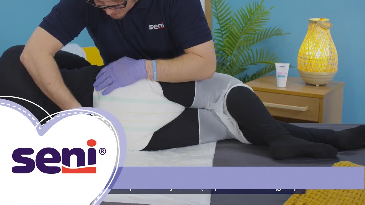 Pieluchy anatomiczne. Jak dobrać i założyć pieluchy anatomiczne u osoby leżącej?