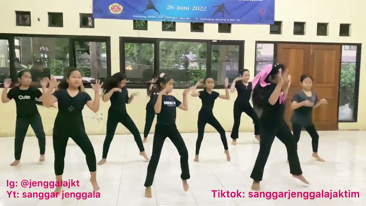Tari mojang priangan by sanggar jenggala versi latihan