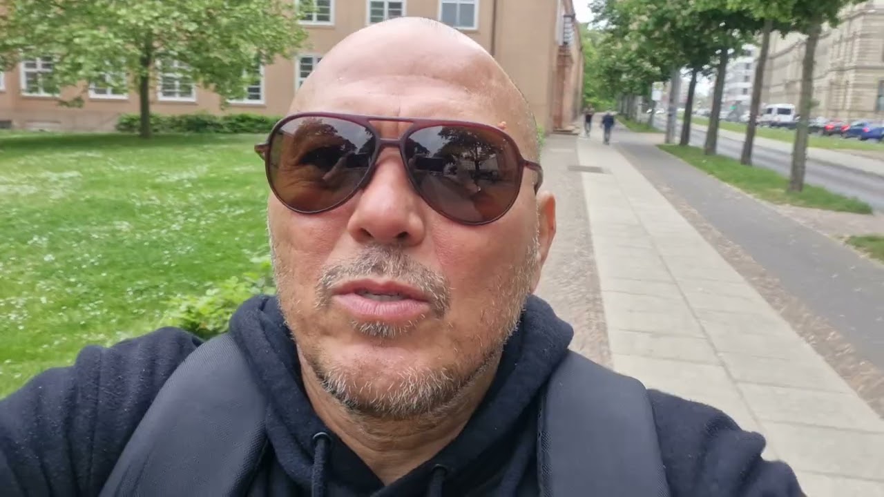 Caminando , Recorriendo las Avenidas  y el  Museo  de la Ciudad de Leipzig.