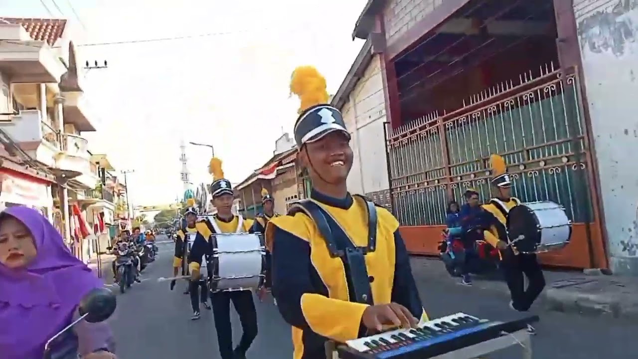 KIRAB /// DRUMBAND DARUSSALAM LIVE IN MANDARAN ACARA AGUSTUSAN