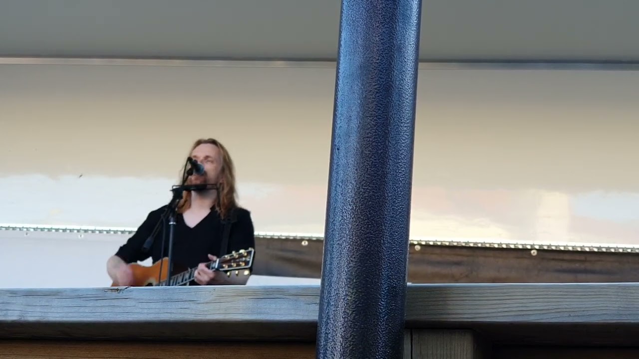 Anssi Kela Ilves akustinen soololive Nummelan Ned Kelly 15.6.2022
