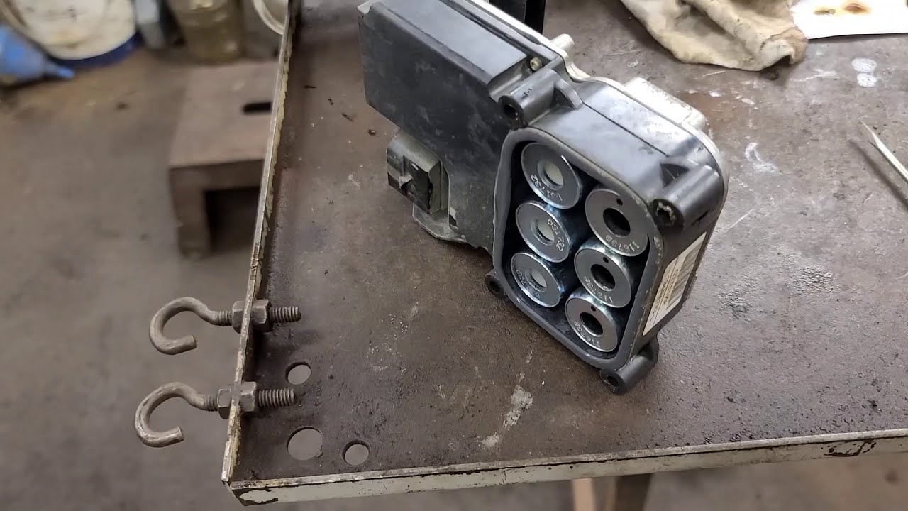 2004 Dodge Ram 4x4 ABS and Brake Warning Lights On With Code 65 Resetting