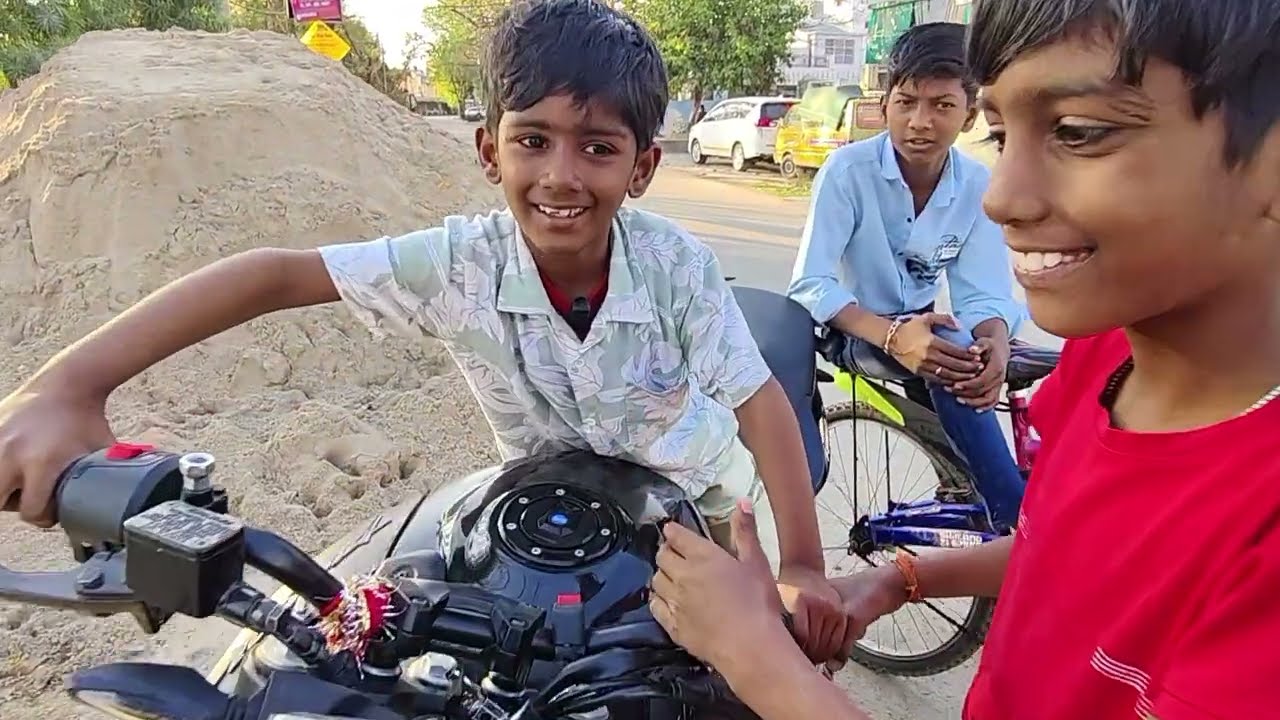 Deepanshu ne daudai bike 🚲 vlog// #block #myfirstvlog //YouTube vlog//