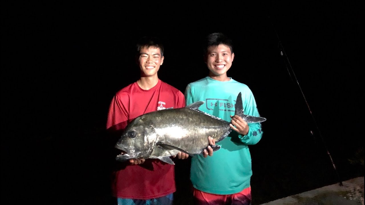 Catching a monster ulua with Dual marine!