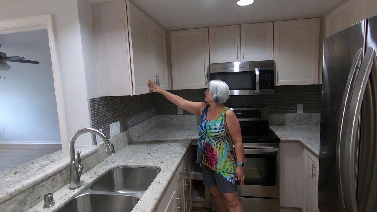 Sunsets & Sangria - Hawaii House Hunting