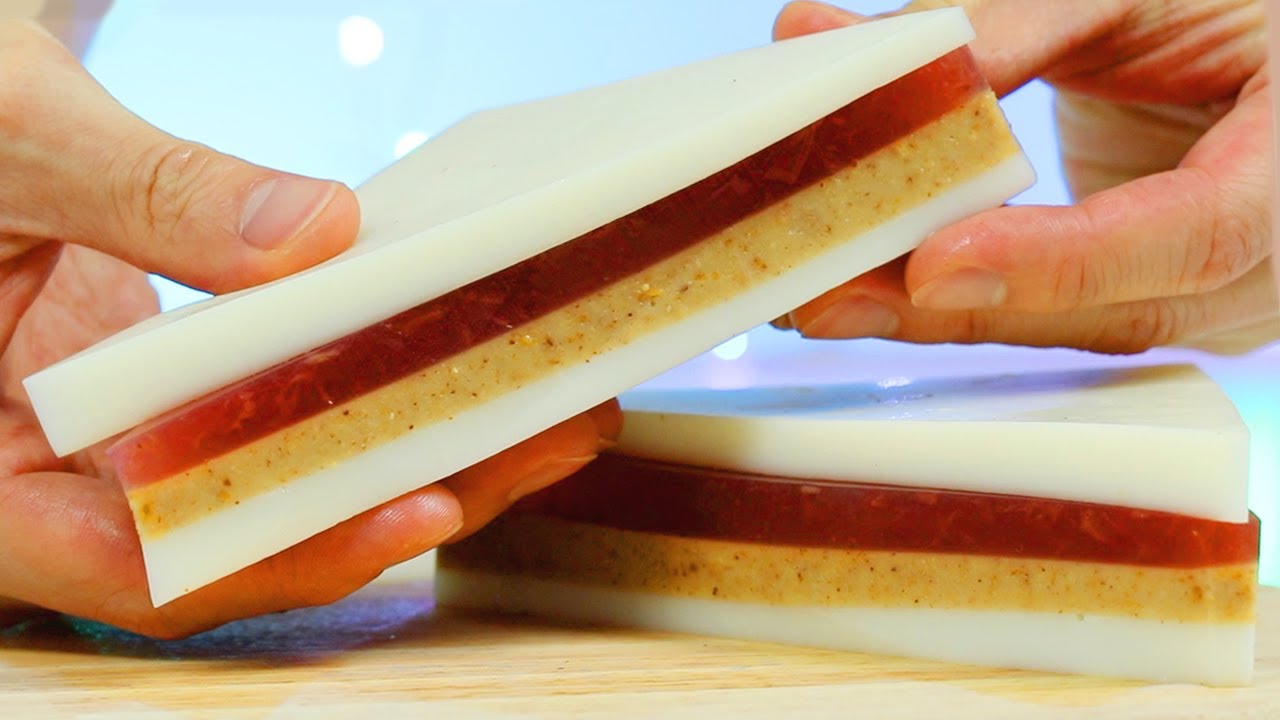 How to Make a Delicious Smooth Jelly PB & J Sandwich!