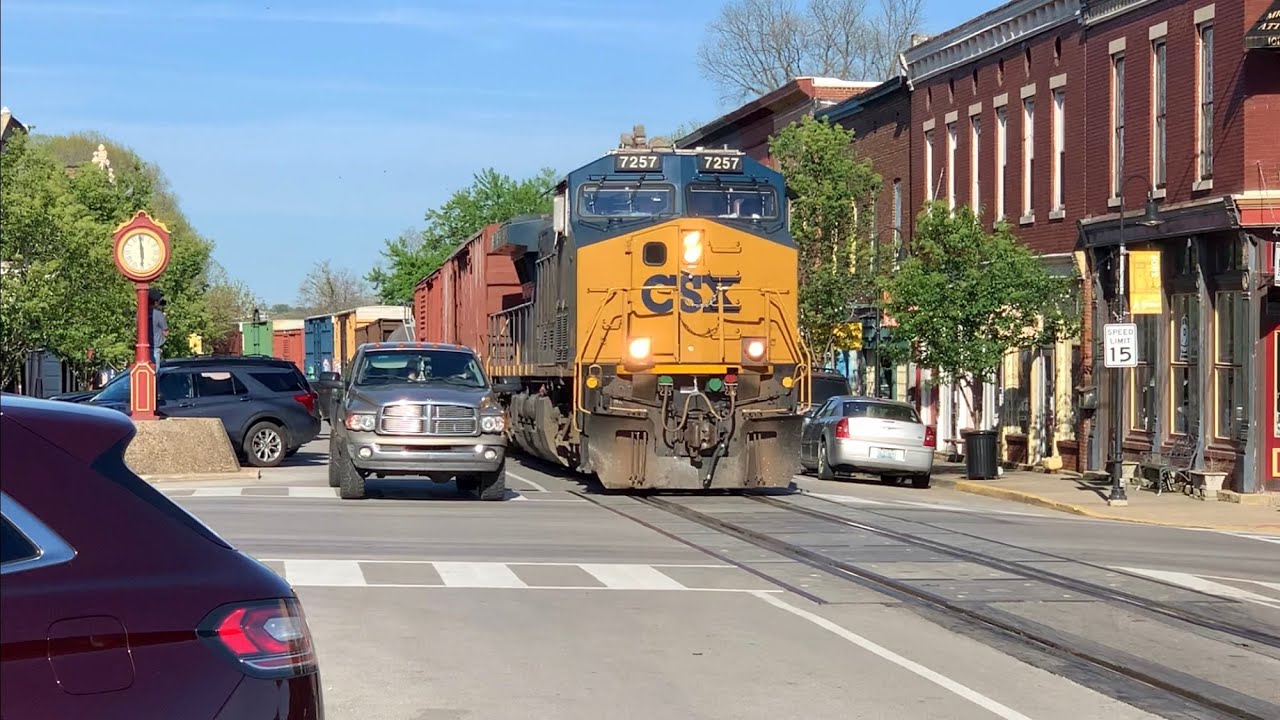 Truck Parks Way Too Close To Street Running Train! 2 Mile Long CSX Street Runner Train Fouls Traffic