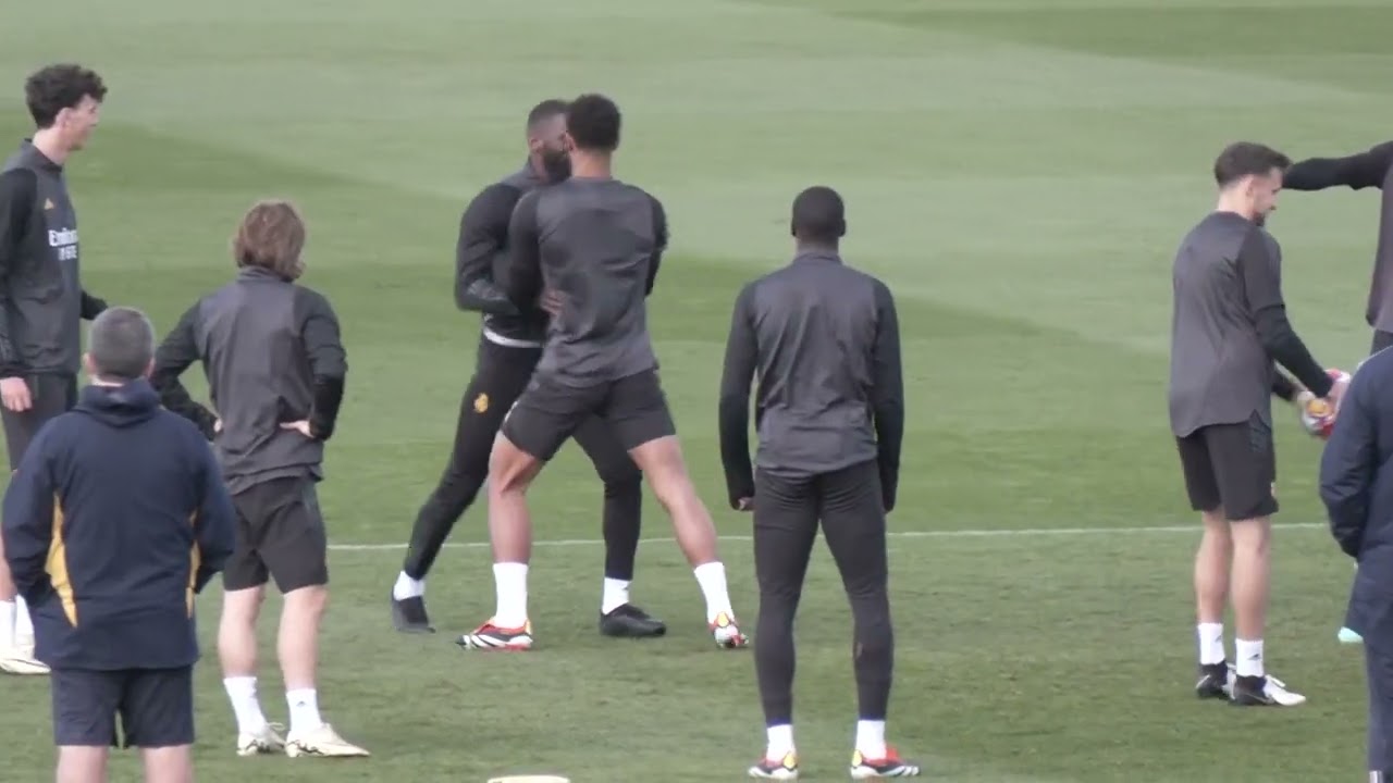 Bellingham & Rudiger wrestle in light-hearted battle of strength｜Real Madrid｜UEFA Champions League