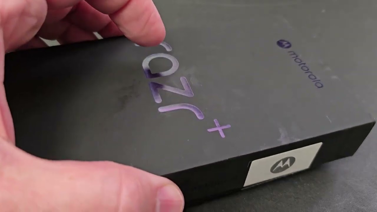 MOTOROLA RAZR PLUS 2025 Unboxing Video &ndash; in Stock at www.welectronics.com