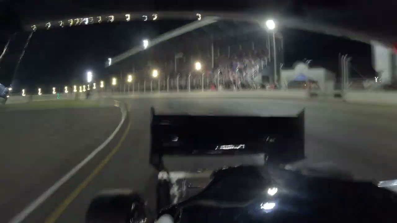 Final onboard: Watch Jacques Roos as he battles for victory at Ultimate Outlaws!