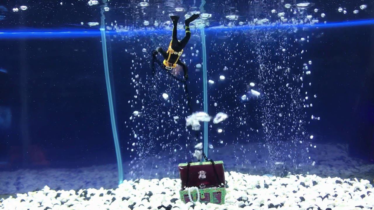 Penn-Plax Treasure Diver Action Air Ornament Bundle