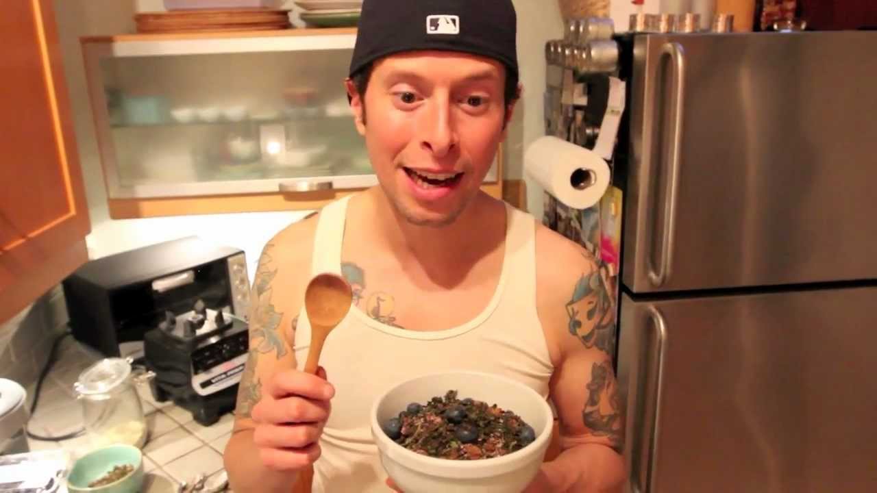 Superfood Acai Berry Bowl: Vegan Raw Food Recipe