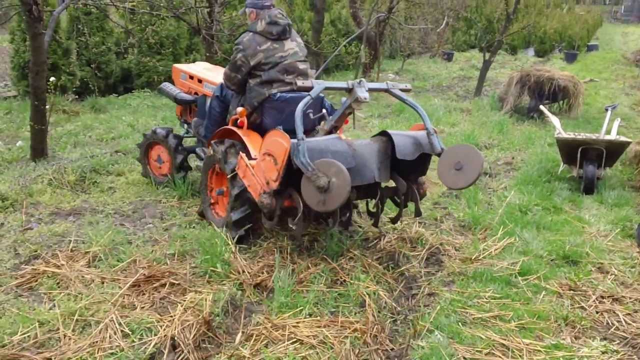 Kubota 6001 z glebogryzarką wiosna 2013. Ciągniczek ogrodniczy. www.akant-ogrody.pl