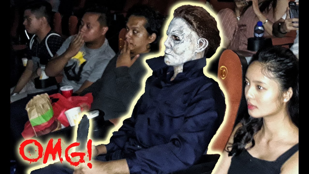 MICHAEL MYERS TERRORIZES A CINEMA! (