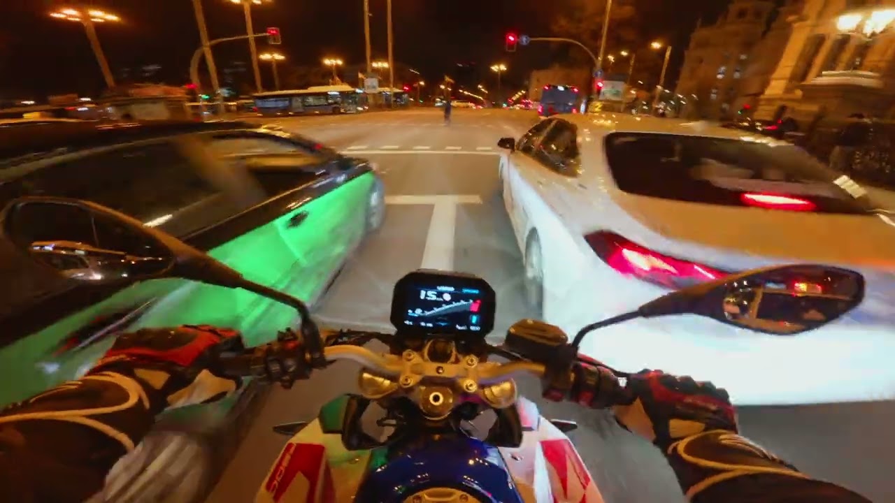 2AM Night Time - Ride With Me [BMW F900R] 4K