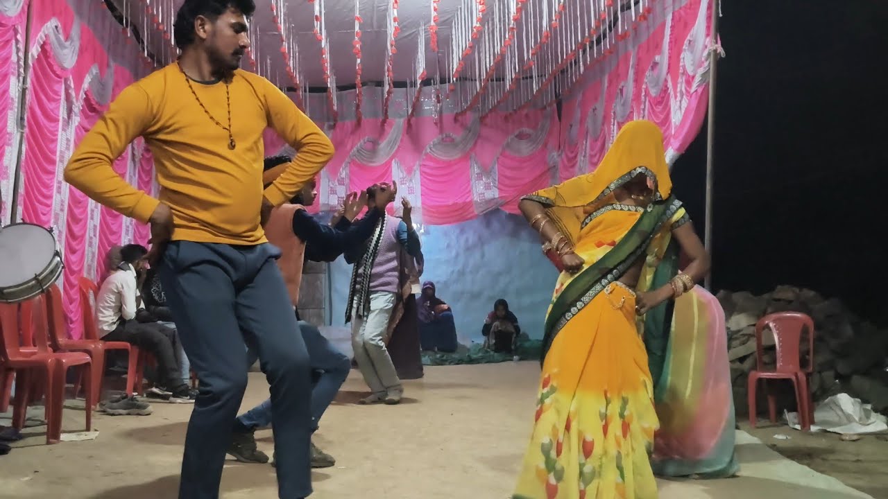 लङिकन के मौसी का कमरतोड़ सुपर ठुमके वाली बघेली डांस!!#dance #viral #nach #मौसी #video #bagheli #new 
