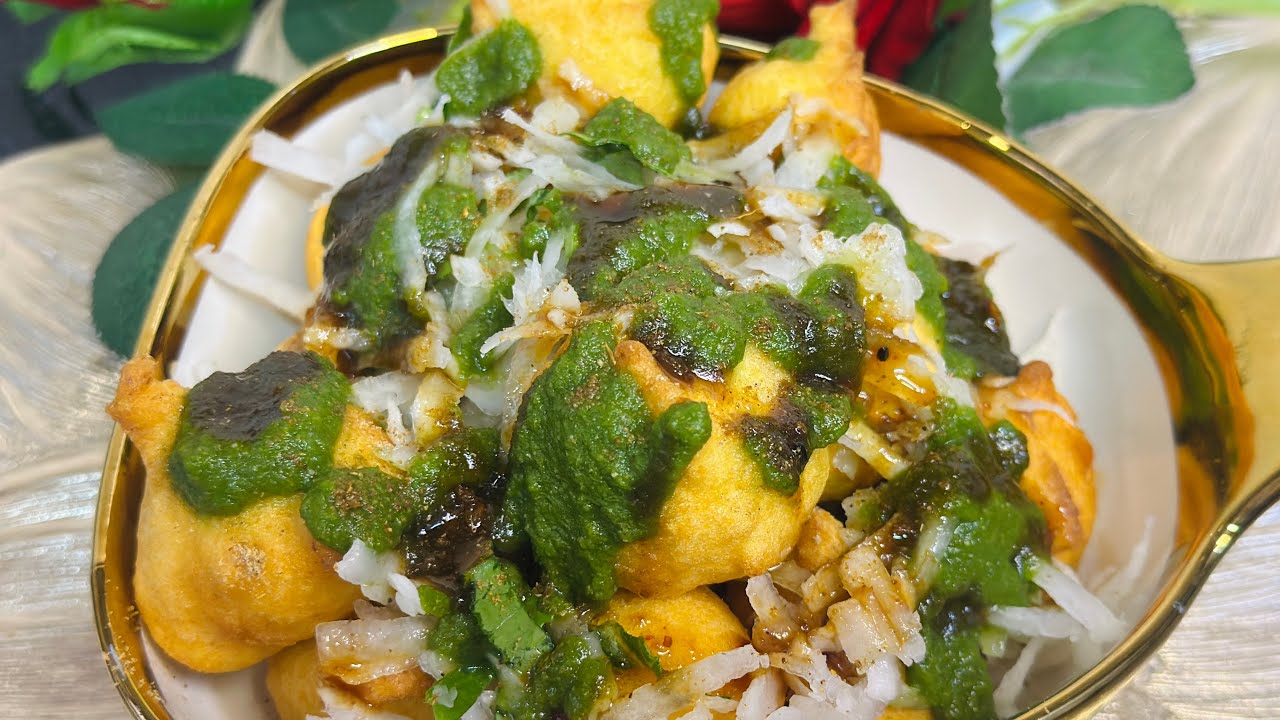 Delhi Ke Famous Ram Laddu | Street Style Crispy Ram Laddu Recipe | Moong Dal Pakode