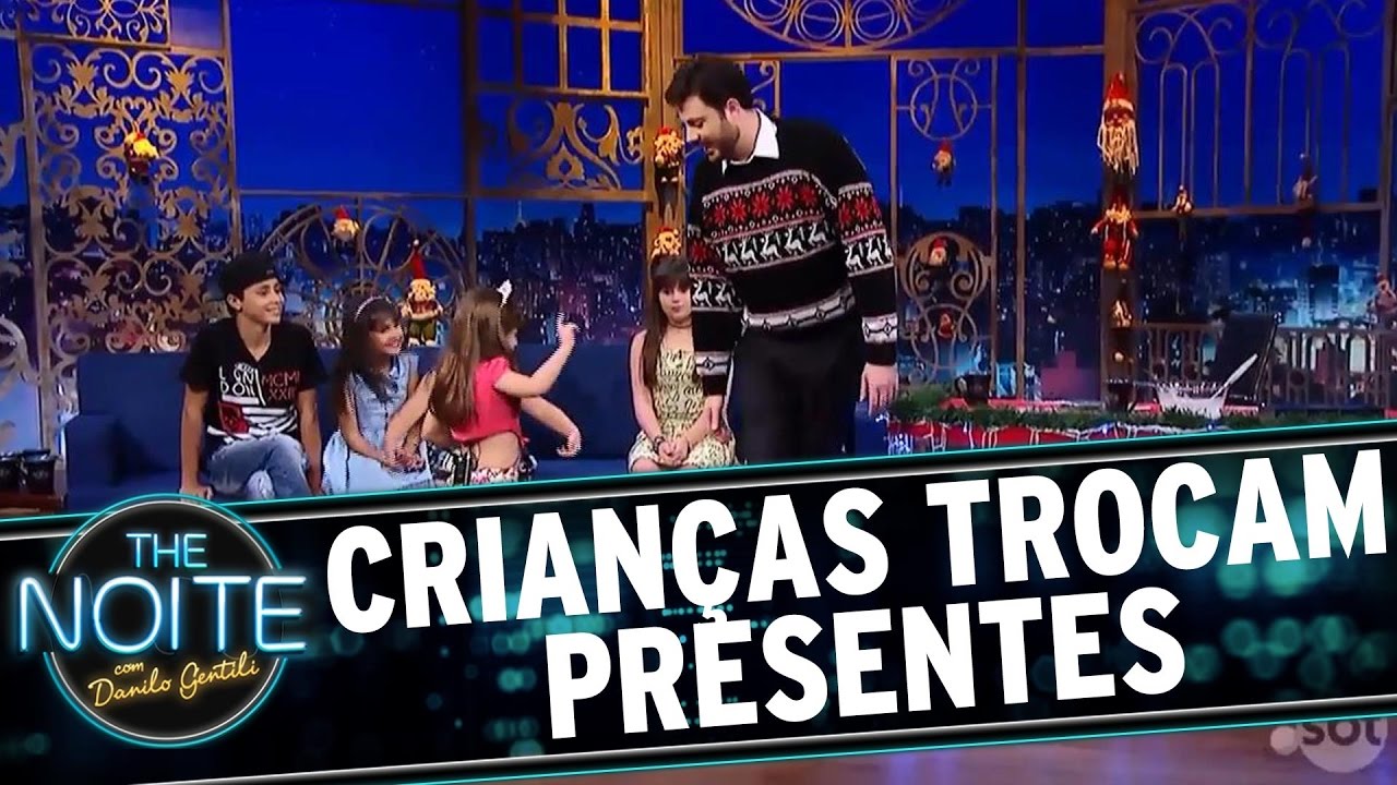 Crian&ccedil;as trocam presentes de Amigo Secreto | The Noite (13/12/16)