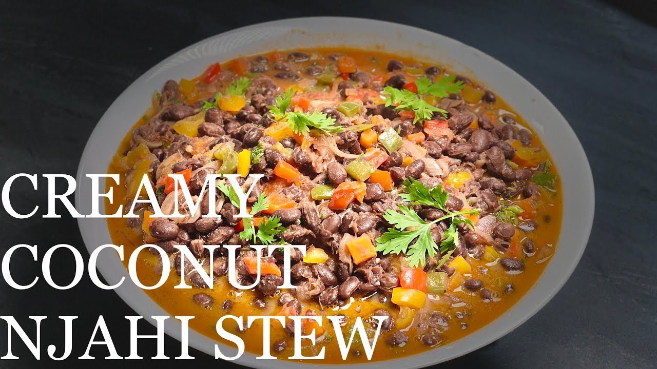 Вкусное сливочное кокосовое рагу из черных бобов (нджахи)