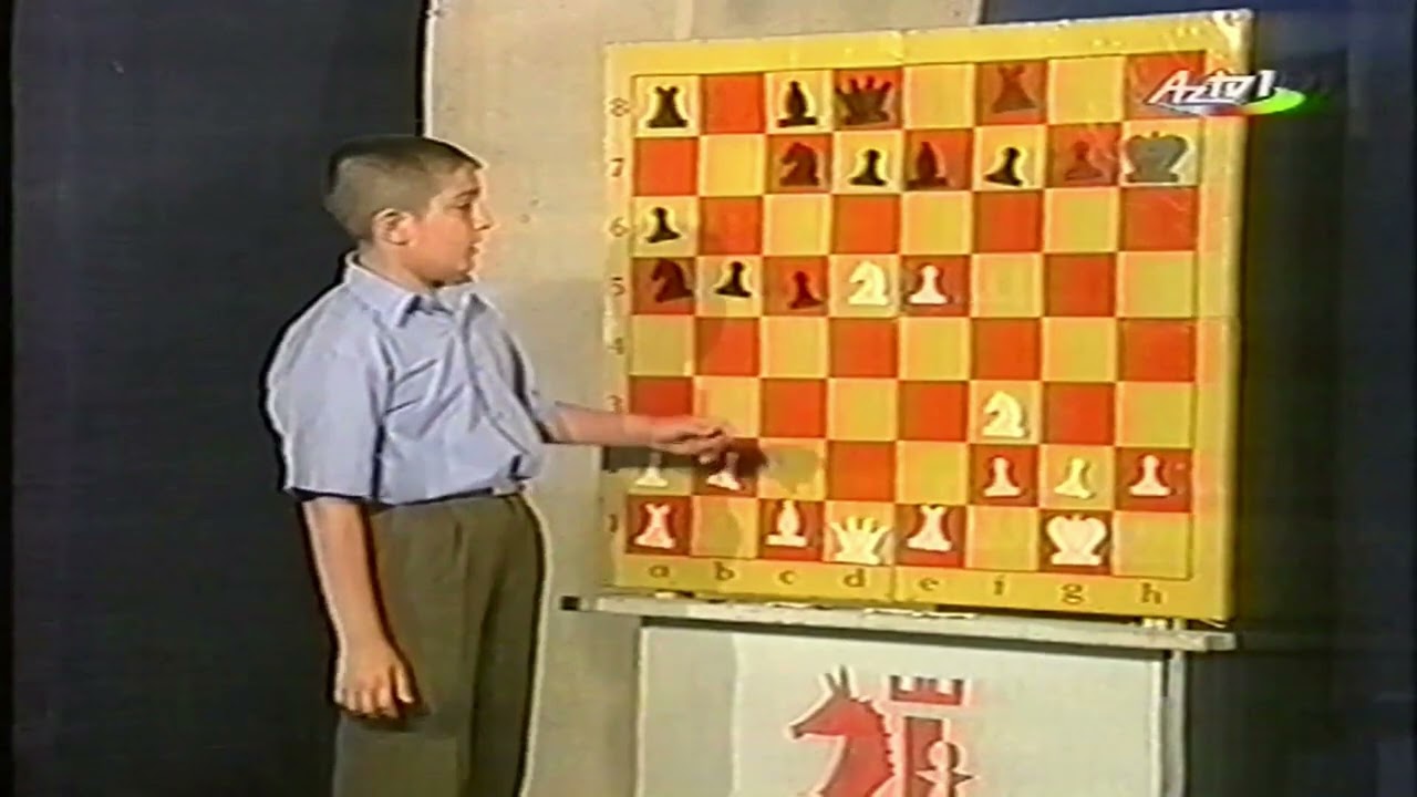 12 yaşlı Vasif Azərbaycan Çempionatından Oyun Təhlil Edir