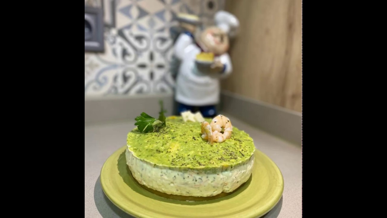 Entrée prestige '' Cheesecake salé: avocat - crevettes''  شيزكيك مالح : أفوكا قمرون