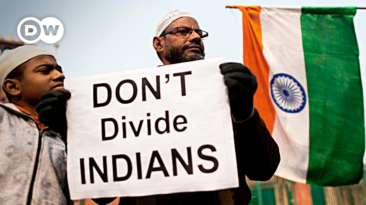 Indian government reacts to protests with restrictions and internet ban | DW News