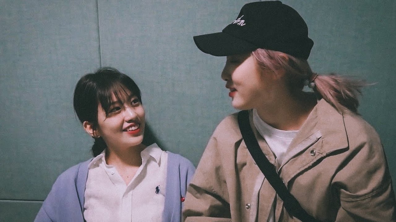 Yena and Yujin Being soft~ (YENJIN MOMENTS) [PART1]