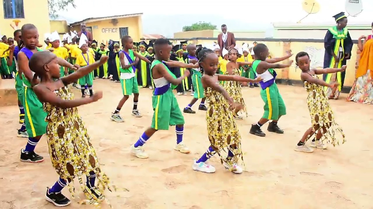 Abana ecole methodiste bandits amateka #traditional #fypシ゚viral #dancer #africa #umuconyarwanda