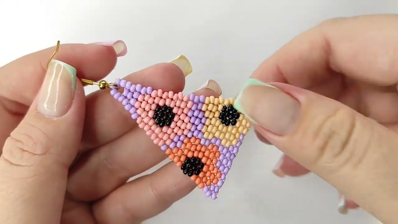 Aretes de flores en mostacilla con la técnica LADRILLO DOBLE- Paso a Paso