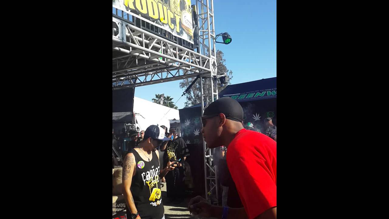 Hightimes cannabis cup 2016 Blunt rolling  and smoking contest!!