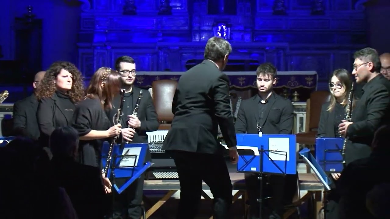 Strada Croce e fisarmonica