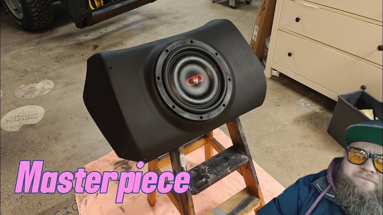 DD Audio SL610 kotelon viimeistelyt ennen maalausta.
