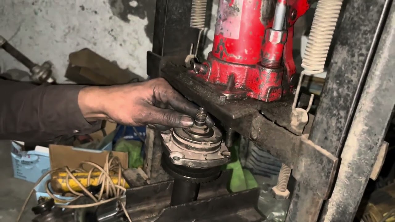 Angle Grinder Gear Box Bearing Change | Hydraulic Press Fitting Method