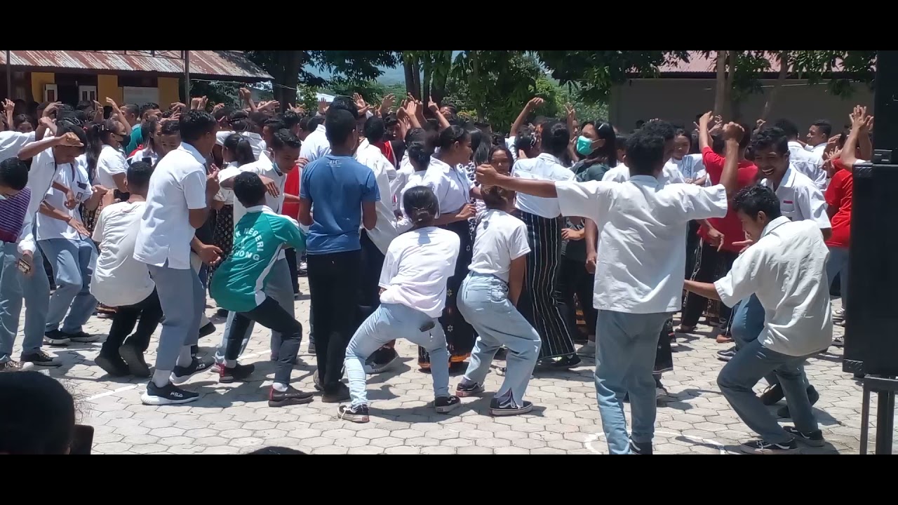 Anak smkn 1 borong pada saat hari sumpah pemuda