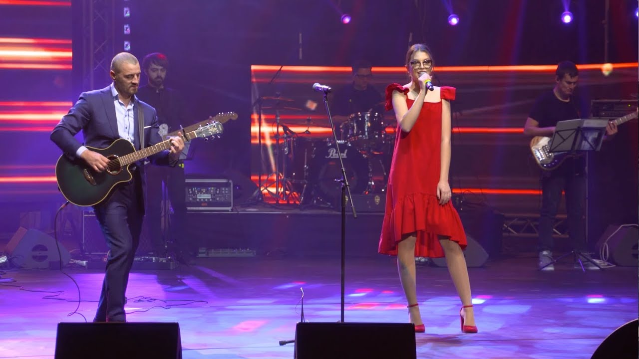Te las cu inima - Live Cleopatra Stratan castigatoarea trofeului la Slagarul Anului!
